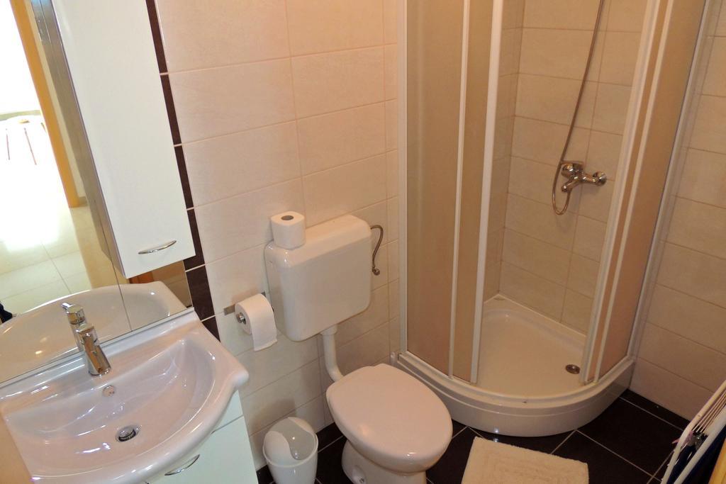 Private Accommodation Kirincic Vrh  外观 照片